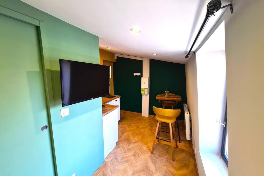 Le Cocon Valenciennois - Hypercentre - Netflix - Toutes Chaines Tv - Vieux Valenciennesアパートメント エクステリア 写真
